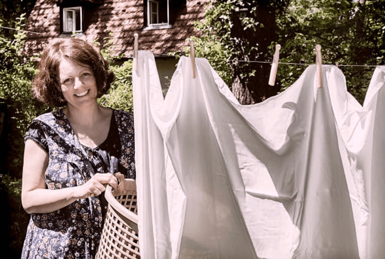 Drying mosquito nets