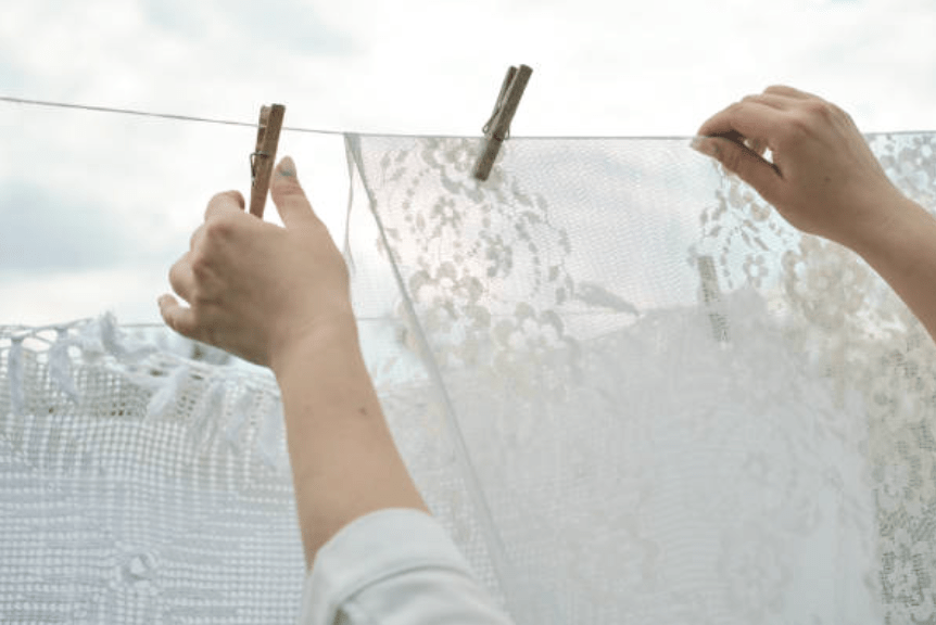 Storing mosquito nets